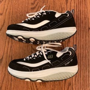 SKETCHERS SHAPE-UPS ROCKER TONING SNEAKER 👟